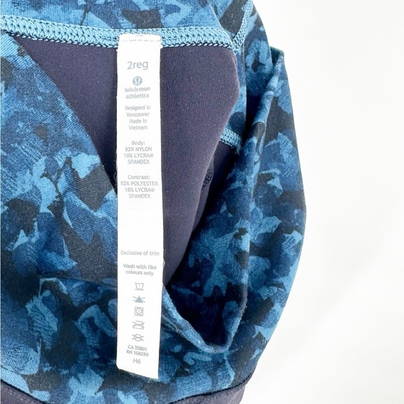 Lululemon Groove Pant II Roll Down Flare Legging Size 2 - Picture 5 of 5